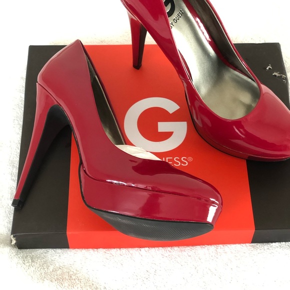 Red GUESS Pointed Heels - Picture 1 of 3